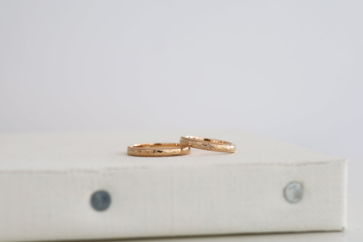 アトリエタマリの結婚指輪、ハンマーミルグレイン