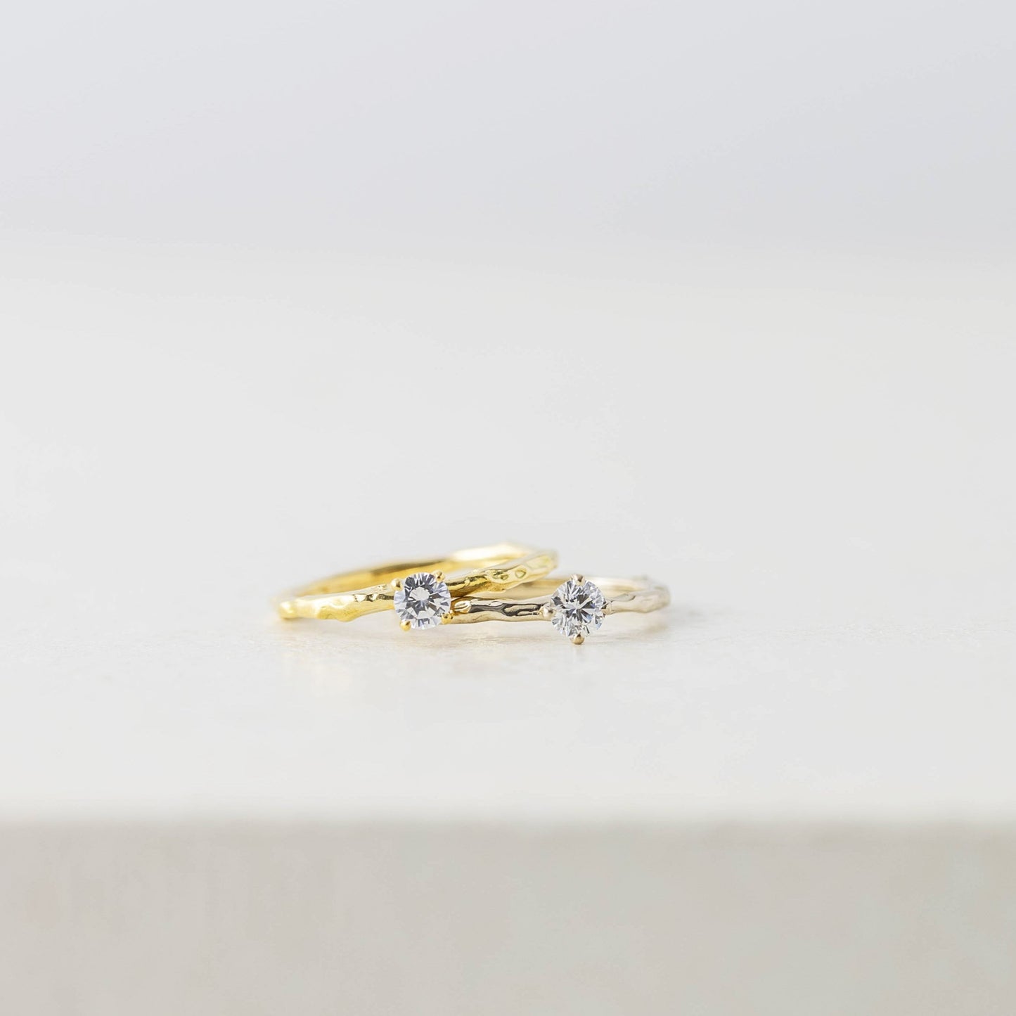 京都と大阪のオーダーメイド結婚指輪、アトリエタマリ。一粒ダイヤの婚約指輪、メルトエンゲージリング。