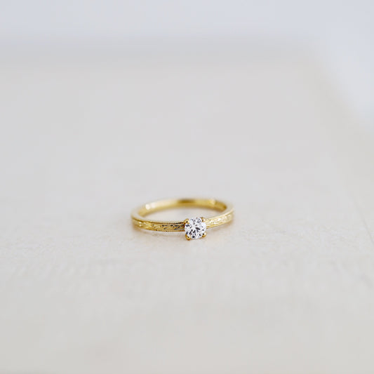 京都と大阪のオーダーメイド結婚指輪、アトリエタマリ。一粒ダイヤの婚約指輪、オリーブエンゲージリング。