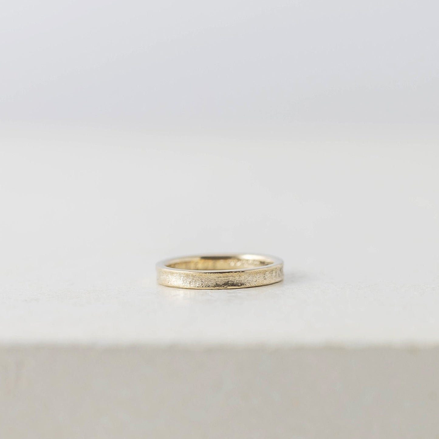 アトリエタマリの結婚指輪、奥行きのある空のデザイン
