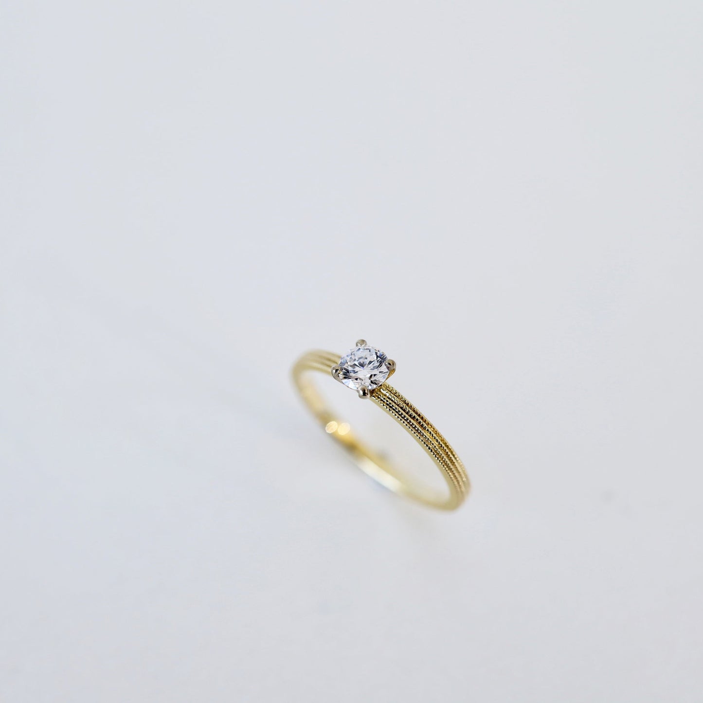 京都と大阪のオーダーメイド結婚指輪、アトリエタマリ。一粒ダイヤの婚約指輪、トゥジュールエンゲージリング。