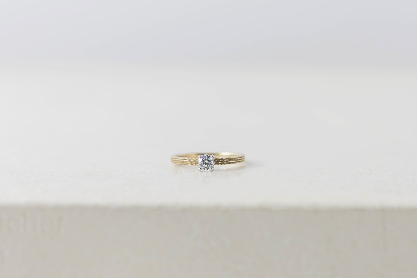 toujours engagement ring(トゥジュールエンゲージ)