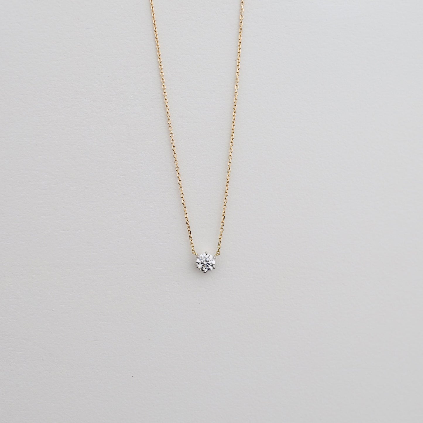 エンゲージネックレス（一粒ダイヤのネックレス）