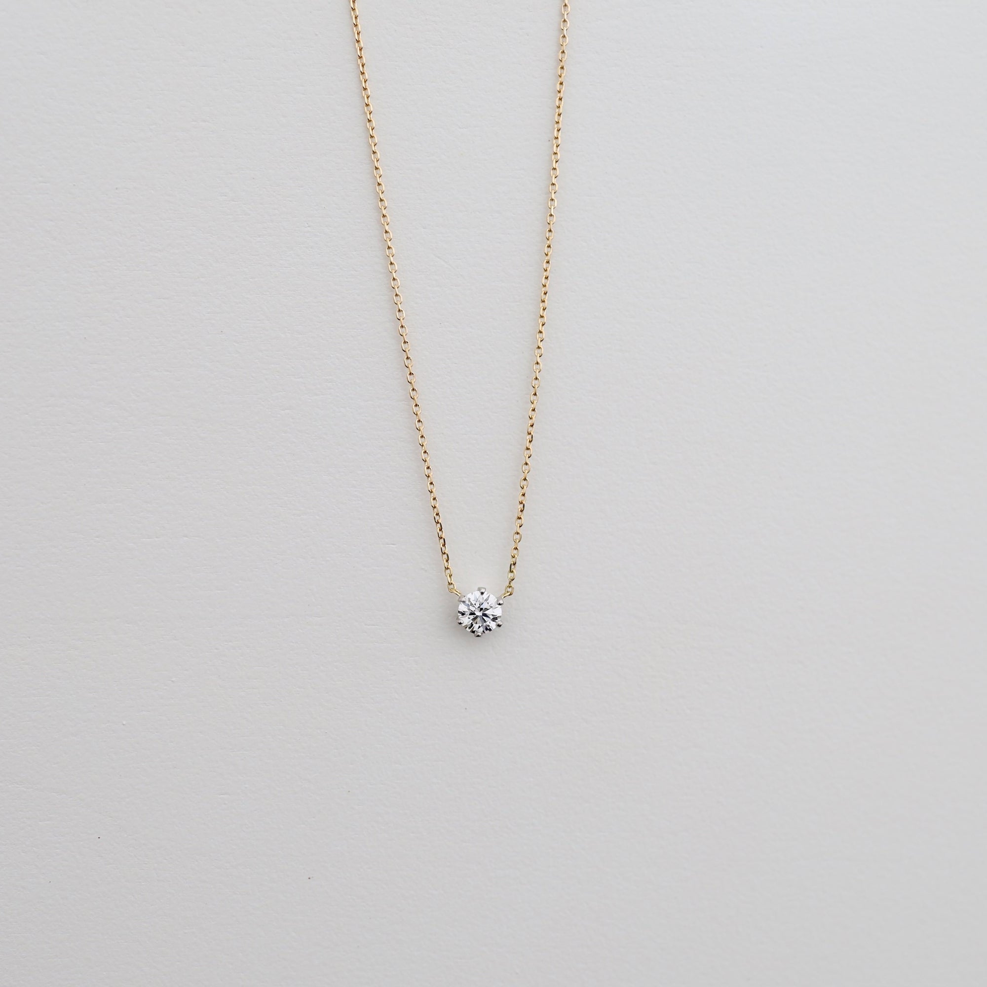 エンゲージネックレス（一粒ダイヤのネックレス）