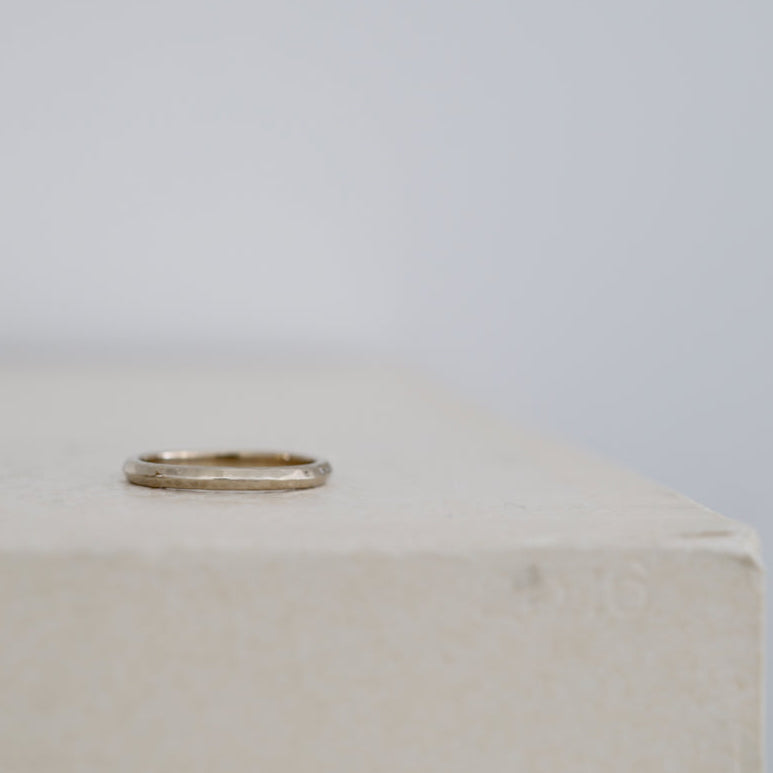 knife edge eternity(ナイフエッジハーフエタニティ）