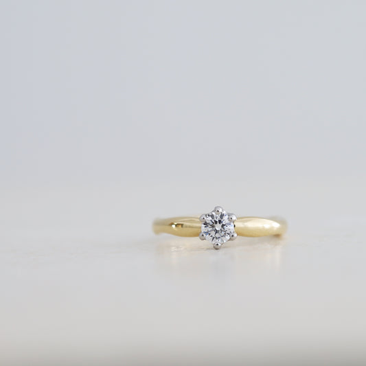 rhythm （リズム） 0.15~0.27ct