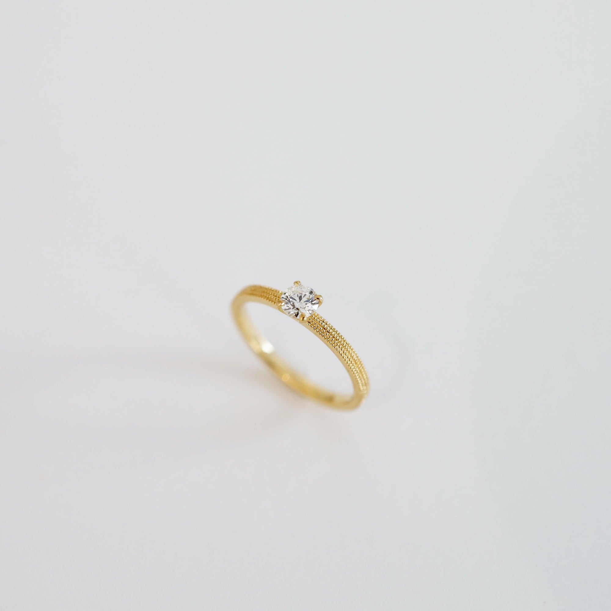 toujours （トゥジュールエンゲージ）0.2ct