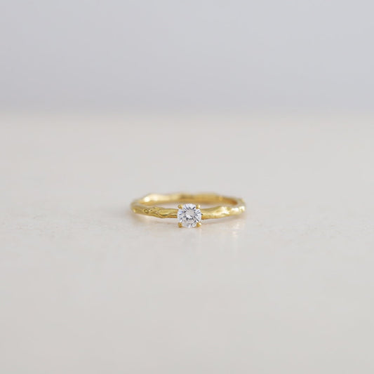 melt engagement ring（メルトエンゲージリング)