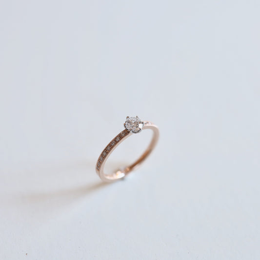 京都と大阪のオーダーメイド結婚指輪、アトリエタマリ。一粒ダイヤの婚約指輪、ミルグレインエンゲージリング。