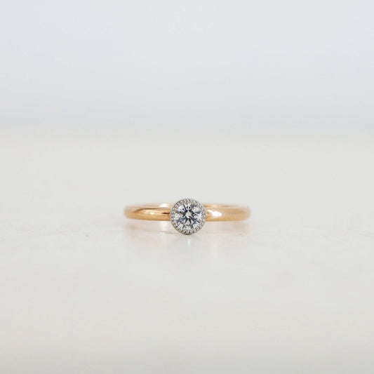 京都と大阪のオーダーメイド結婚指輪、アトリエタマリ。一粒ダイヤの婚約指輪、デザインドロップ。
