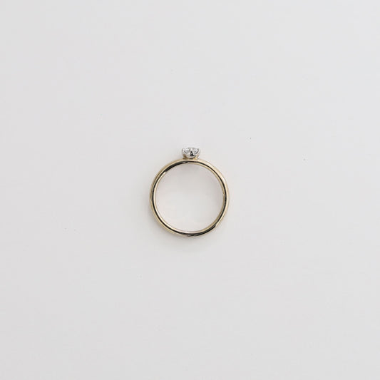 round（ラウンド）engagement ring