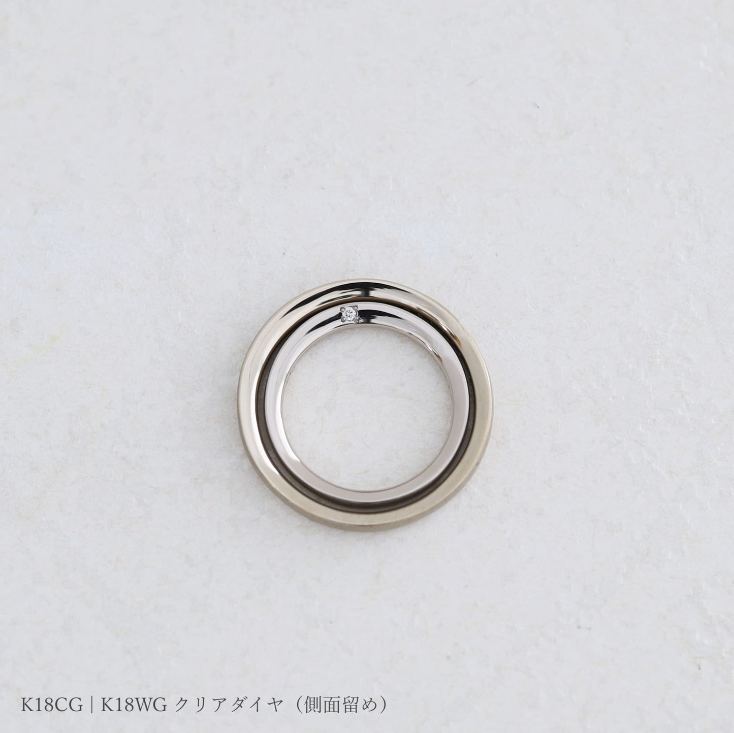 大阪心斎橋・京都カスタムオーダーメイドリング アトリエタマリの結婚指輪 オリジナルデザインクレセント 側面にダイヤモンドを４点留めアレンジ