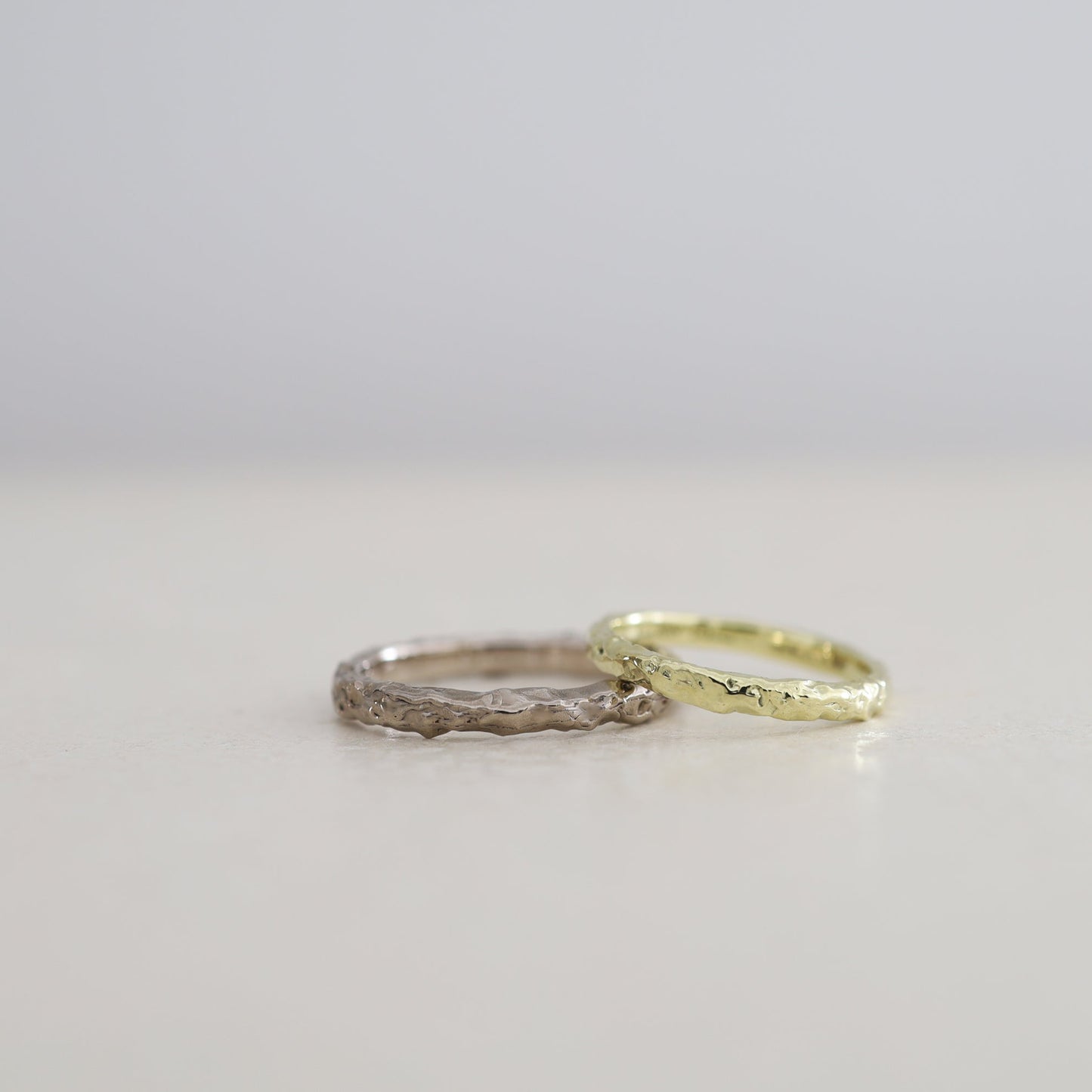 金属が溶け落ちる様を指輪に表現した結婚指輪｜大阪・京都のアトリエtamariが制作