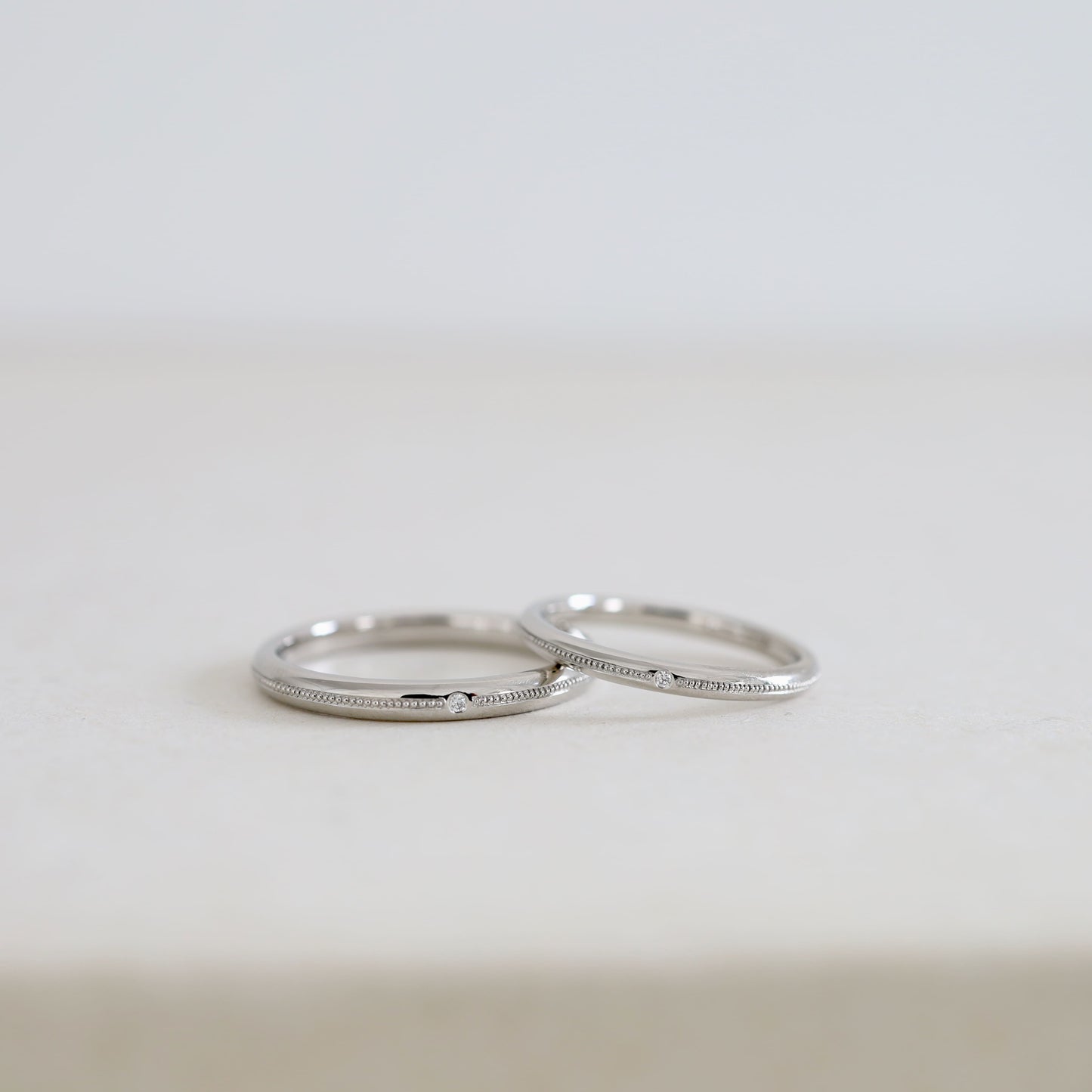 ミルグレインのプラチナの結婚指輪 セレクトオーダーのオリジナルマリッジリング ダイヤモンド ふせこみ
大阪心斎橋・京都オーダーメイドリング アトリエタマリ