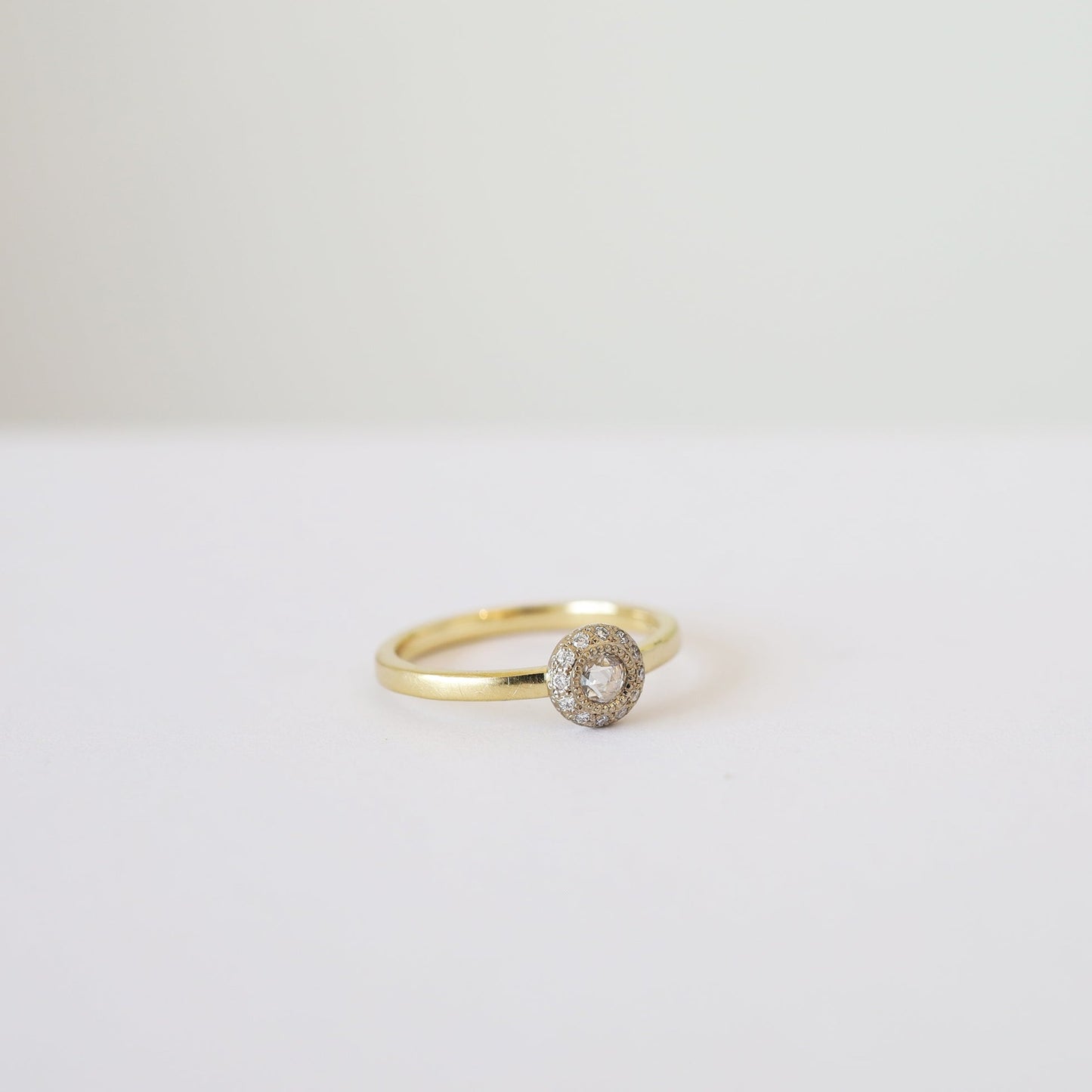 アトリエタマリの婚約指輪「ブートニア」K18YG＆K18CG